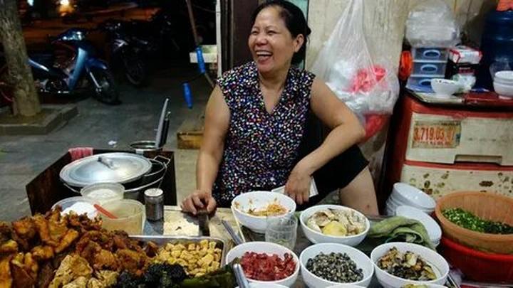 Chuyên gia Hotspot Matrix phân tích: Phương Oanh diện set đồ 50 và marketing video